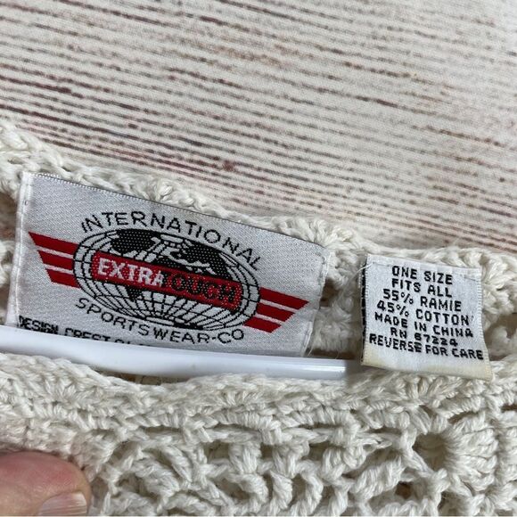VINTAGE INTERNATIONAL SPORTSWEAR CROCHETED FRINGE SWEATER‎ IN CREAM - Picture 4 of 10